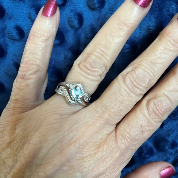 Kay Jewelers Sterling Silver Blue Topaz & White Sapphire Ring – Size 7 - Picture 7 of 8